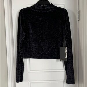 NWT Lululemon Special Edition Black Velvet All Aligned Mock Neck Crop Top SZ 12